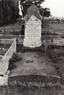 Historic picture of Makaraka cemetery, block MKL/JEW, plot 1.